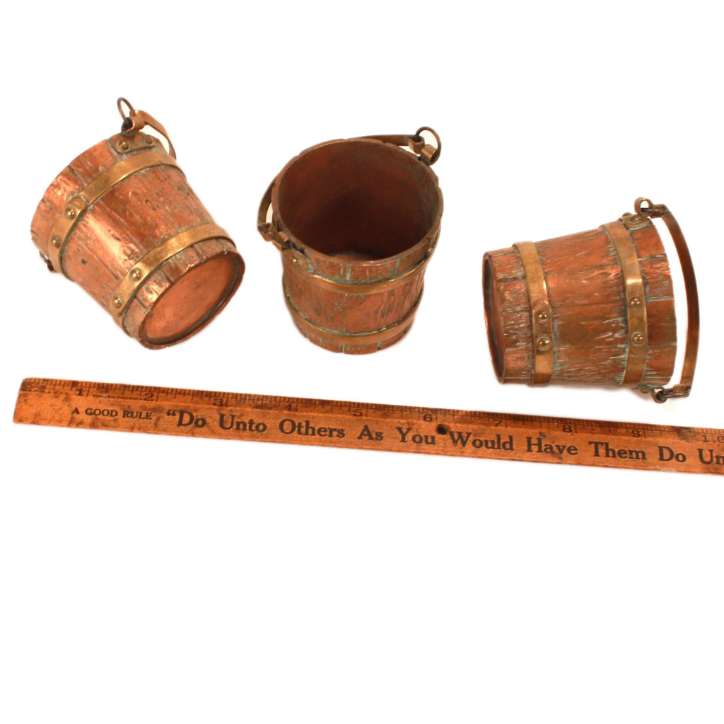 Small copper bucket with handle - 19th century 9½