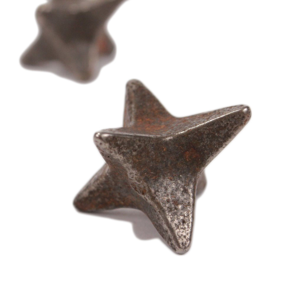 The Caltrop: A Weapon That's Barely Changed Over 2,300 Years